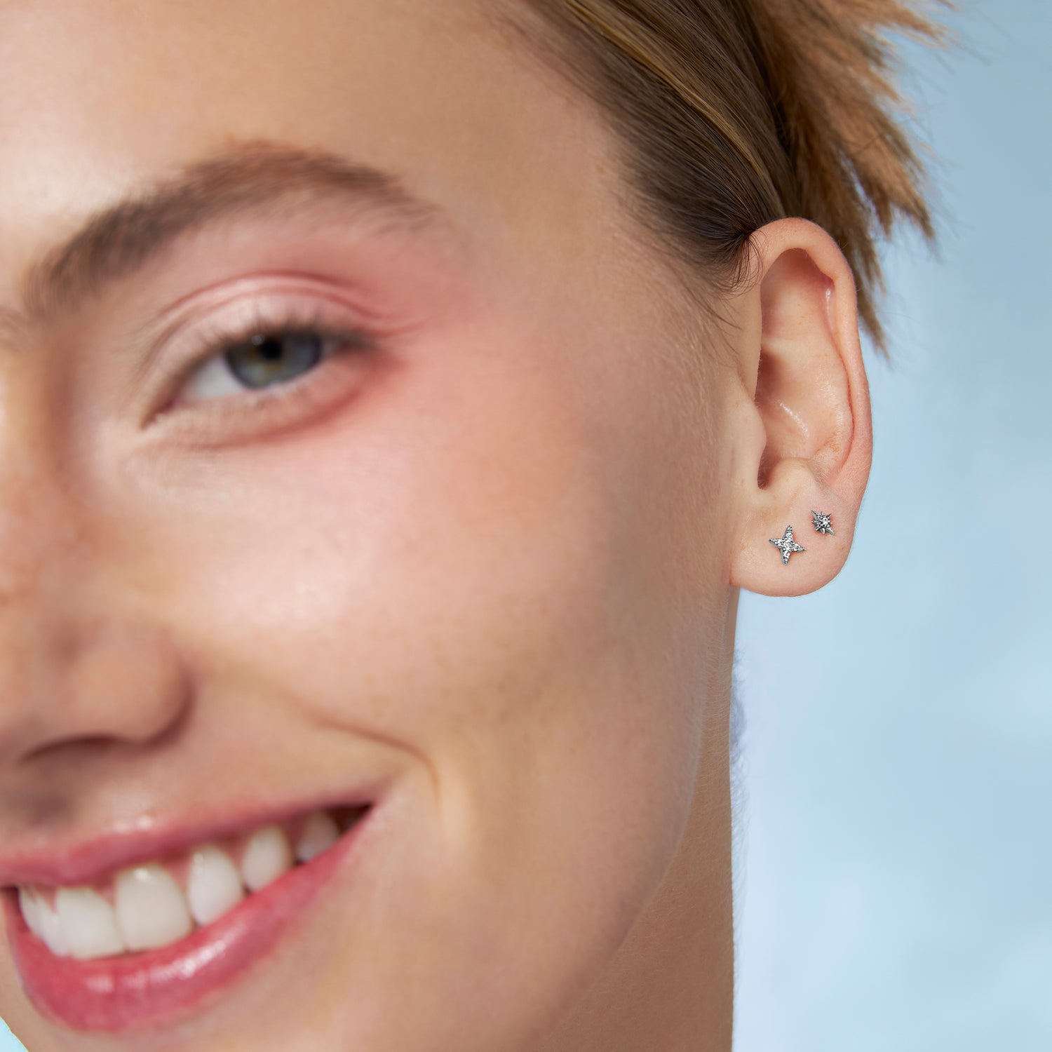 Color:White Gold
Option:Single
Option:Pair