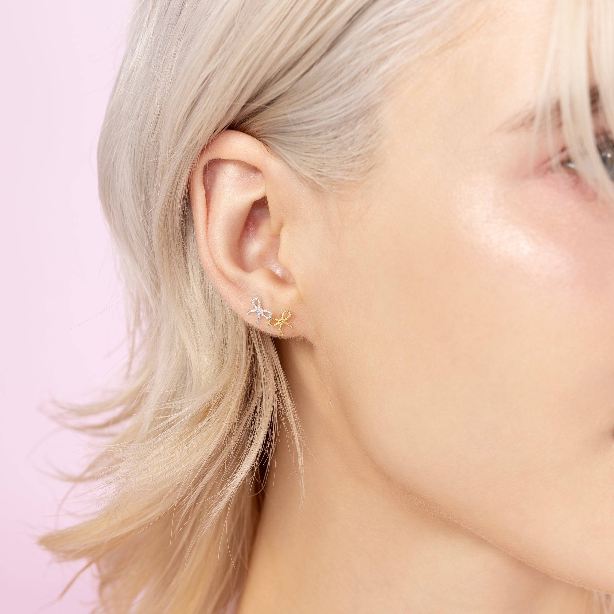 Color:Yellow Gold
Color:White Gold
Option:Single
Option:Pair