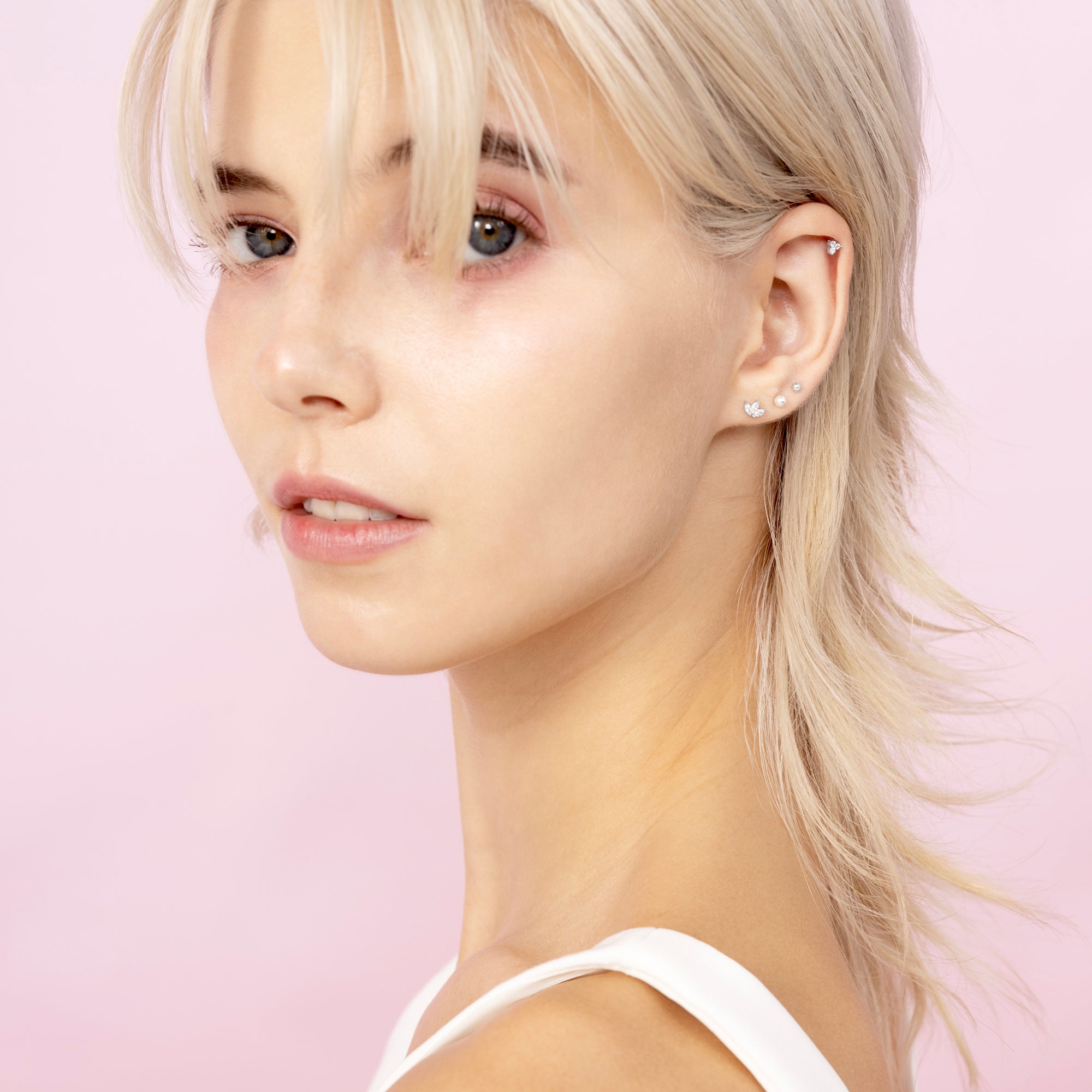 Color:White Gold
Post Length:6.5mm
Post Length:5mm
Post Length:8mm