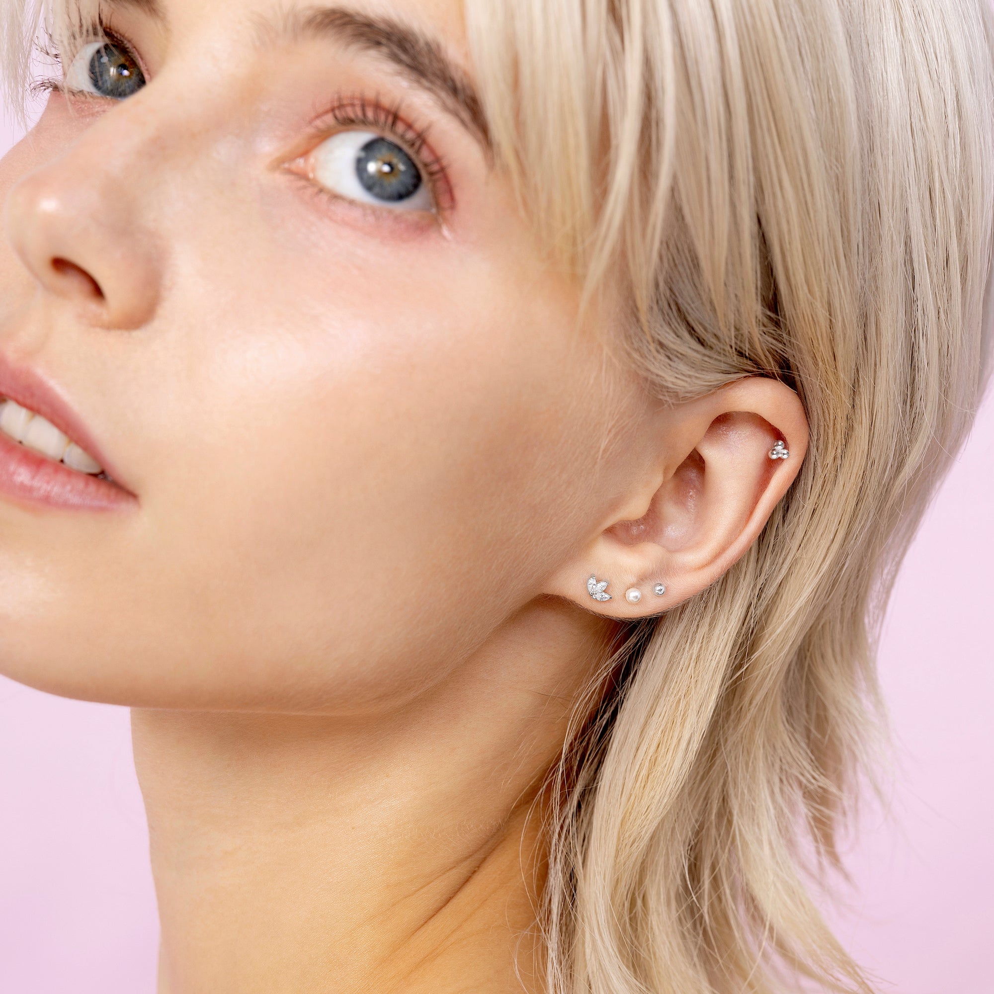 Color:White Gold
Post Length:6.5mm
Post Length:5mm
Post Length:8mm