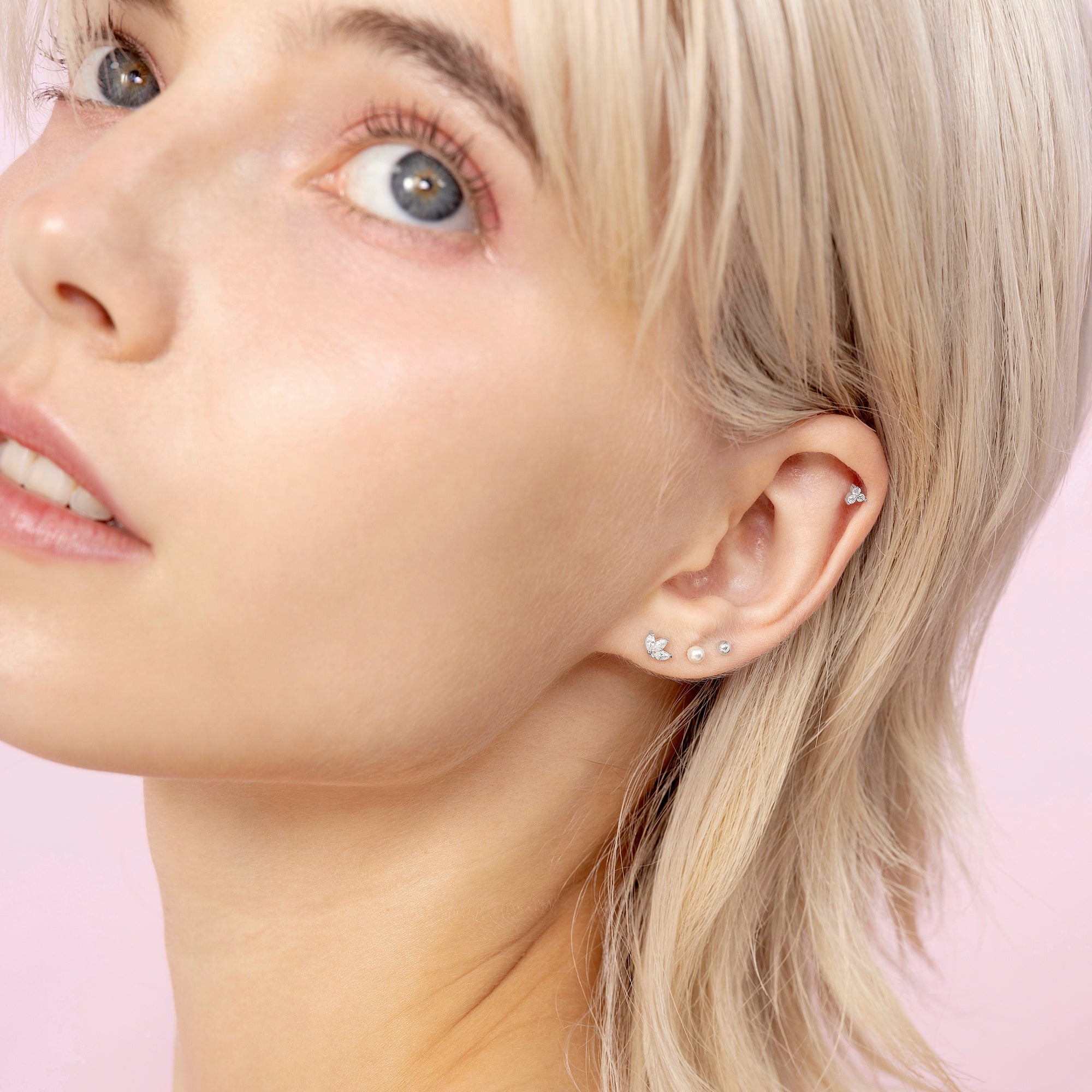 Color:White Gold
Post Length:6.5mm
Post Length:5mm
Post Length:8mm