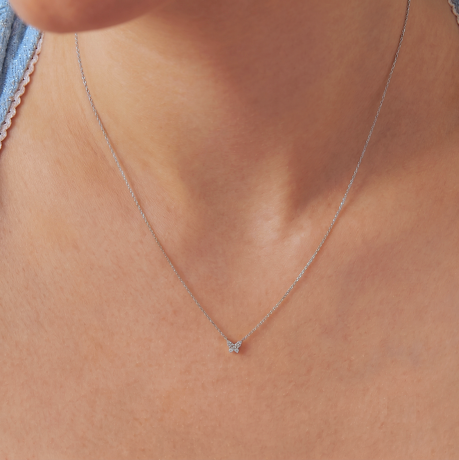 Kalung Kupu-Kupu Berlian Mini Pavé Emas Padat 14K