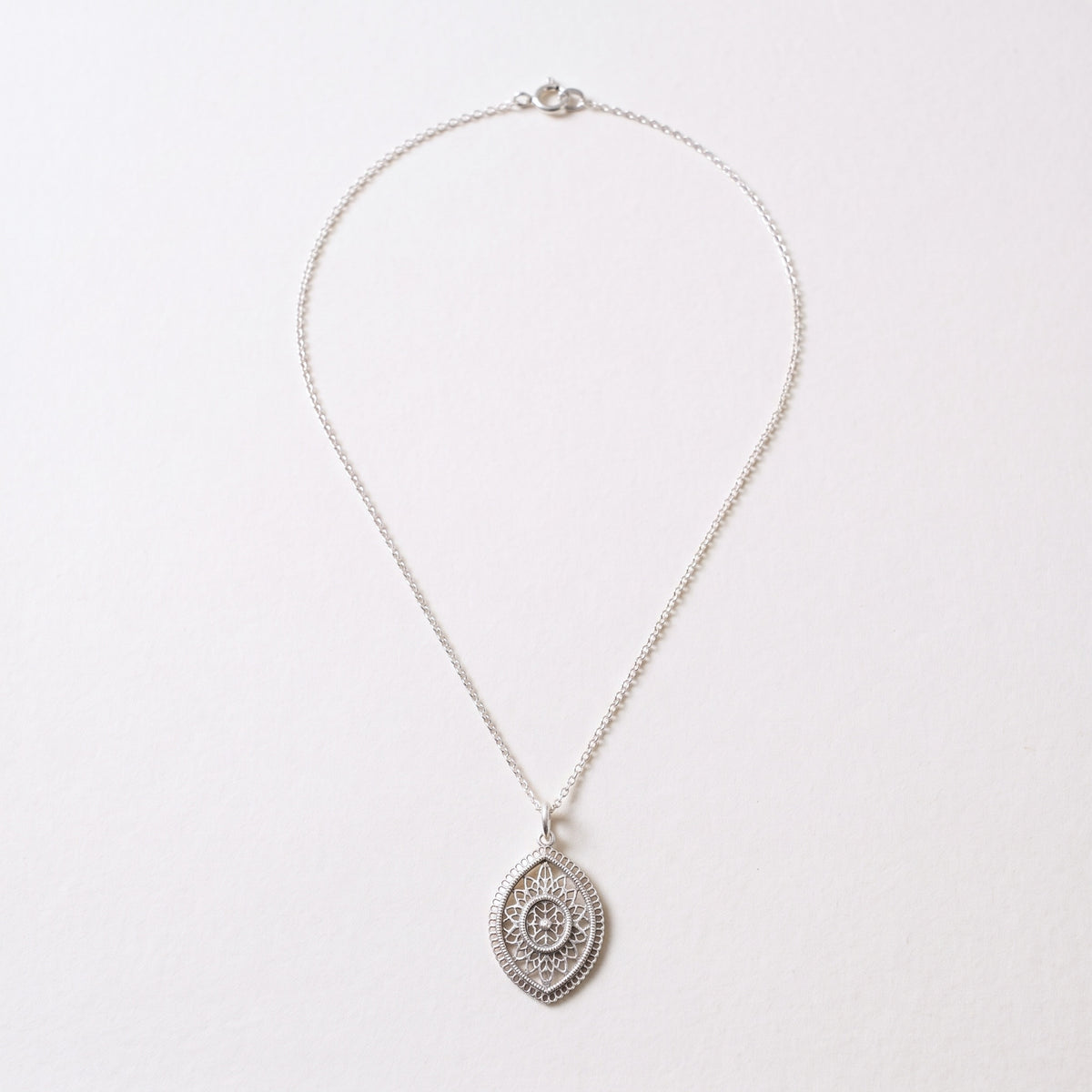 Kalung Bunga Filigri