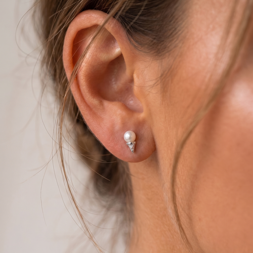 Pendiente Flatback de Cono de Helado con Perla de Agua Dulce en Oro Macizo de 14K
