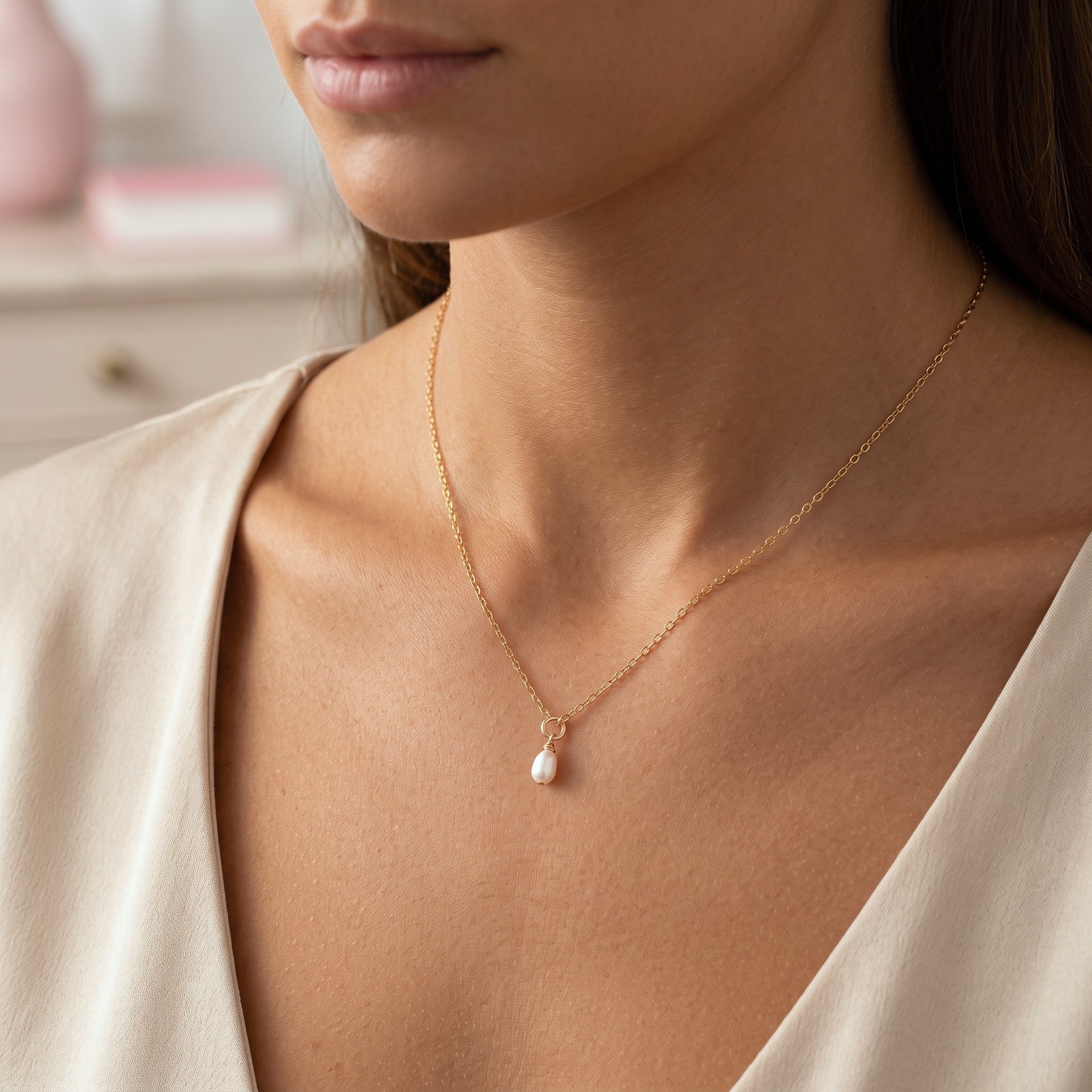 Minimal Water Pearl Necklace