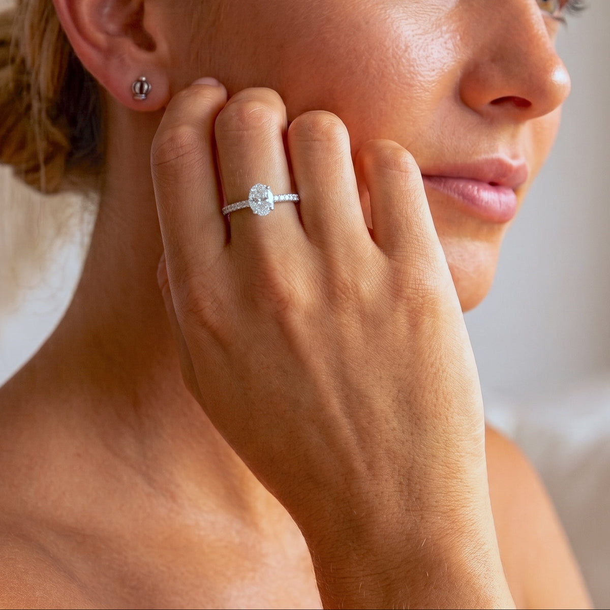 Anello Solitario Ovale in Argento