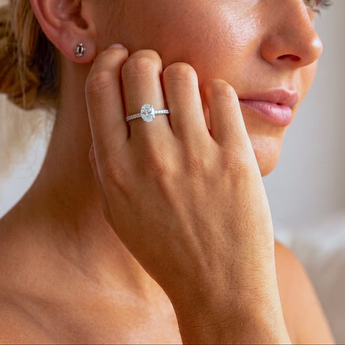 Anello Solitario Ovale in Argento