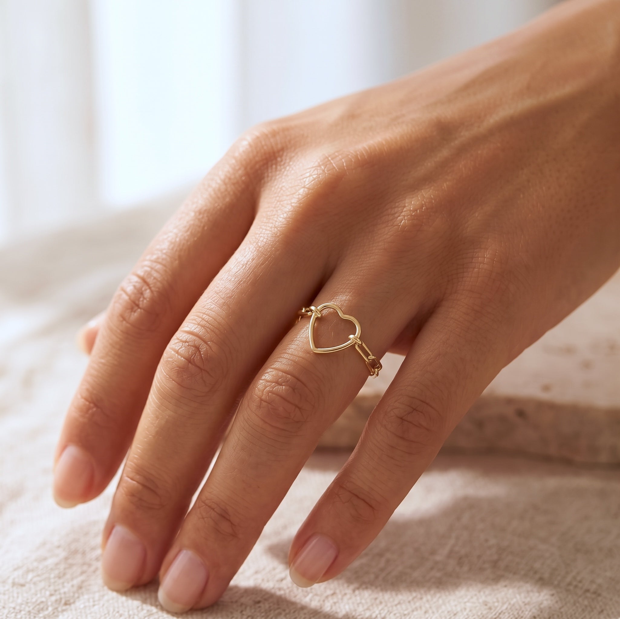 Love in Loveチェーンゴールドリング – J&CO Jewellery