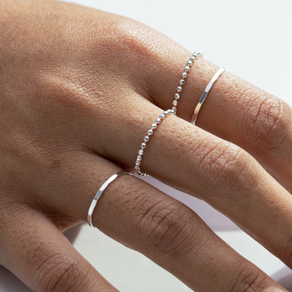 Hamret båndring sølv