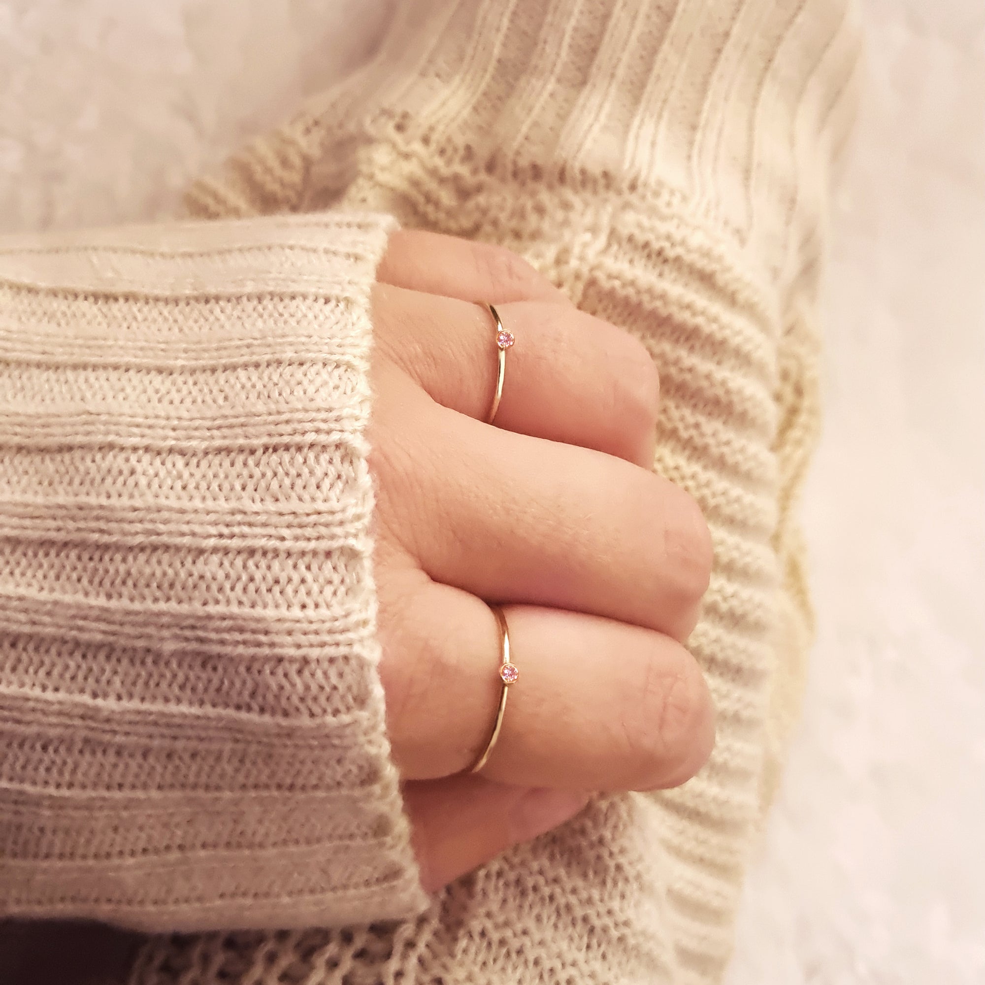 迷你粉紅色邊框戒指