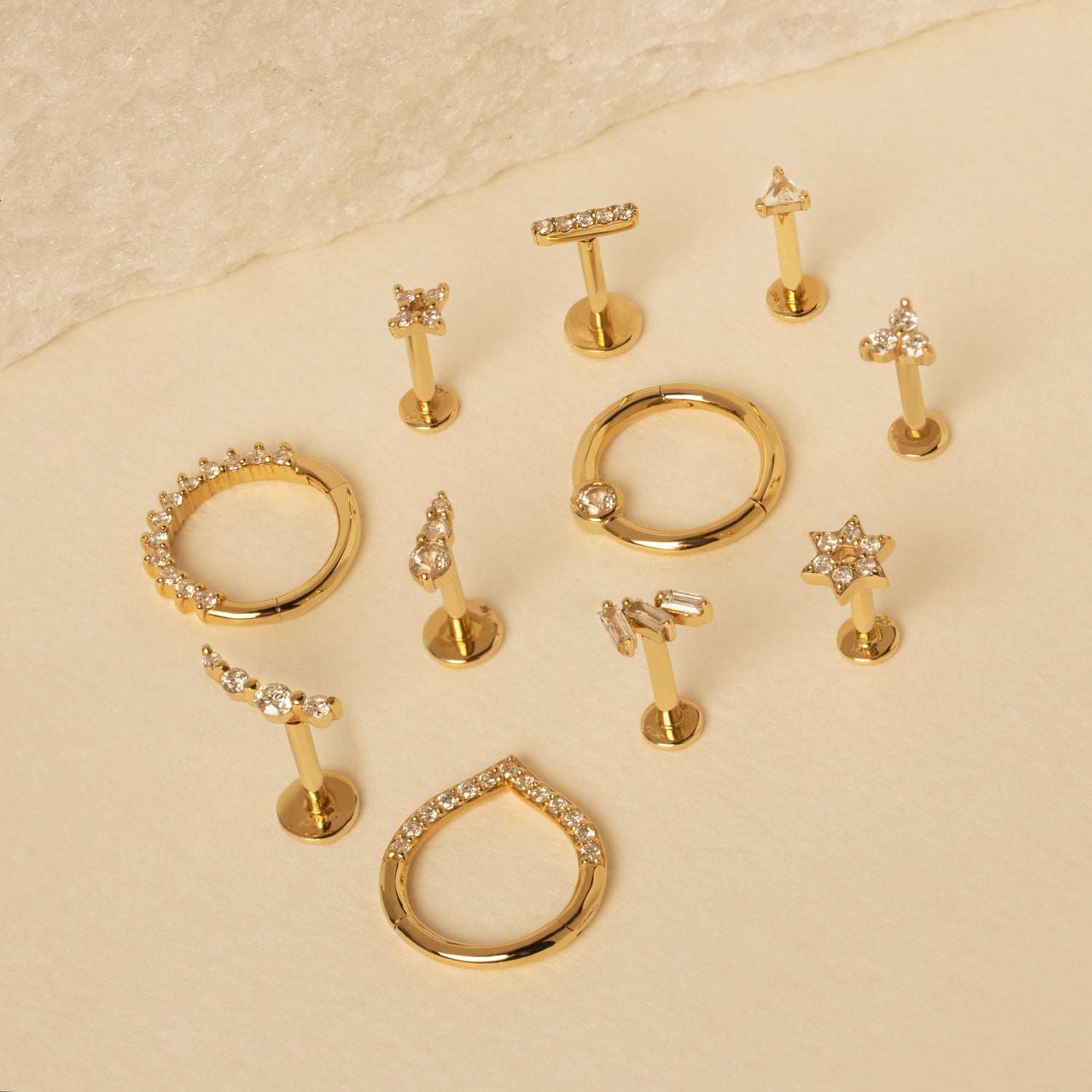 Fancy Gold Earrings Jewellery at Rs 25000/pair in Varanasi | ID: 10889201055