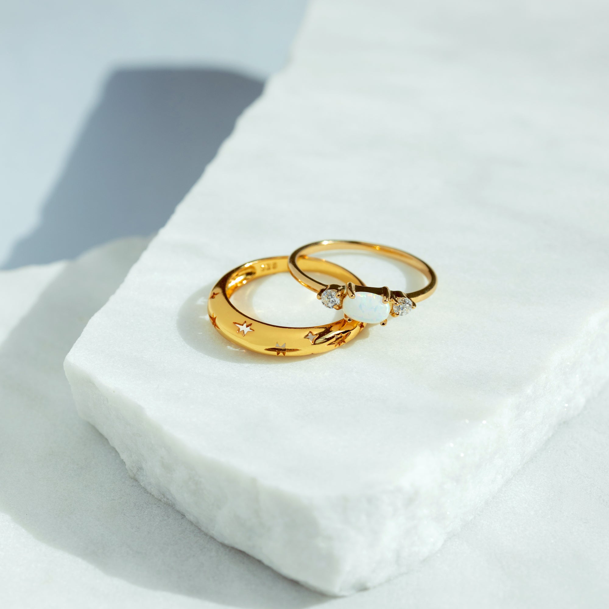 Anello a cupola Starburst in oro