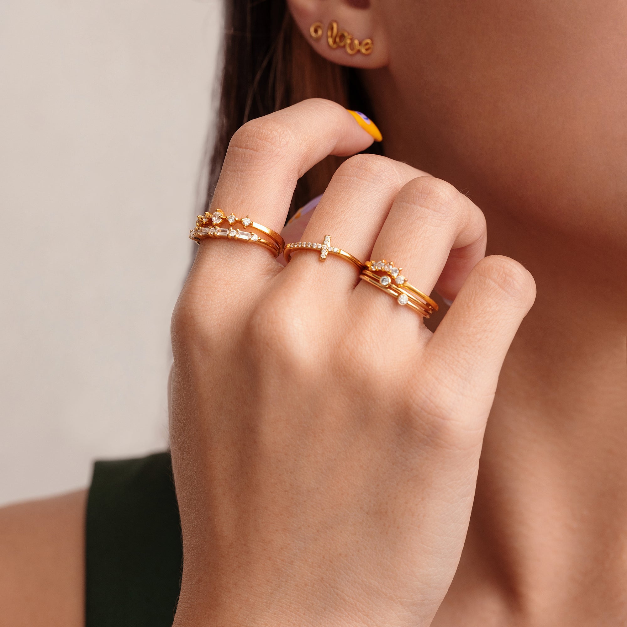 Minimal Chevron Pave Ring Guld