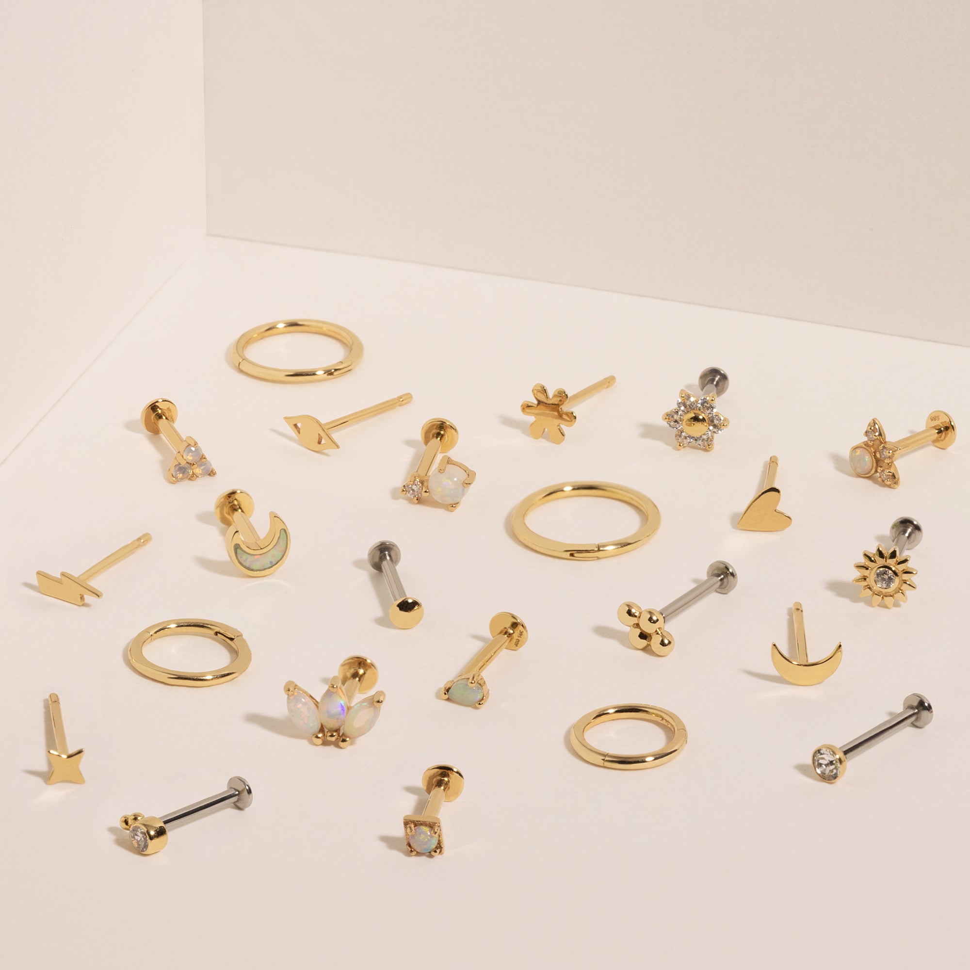 Color:Yellow Gold
Option:Single
Option:Pair