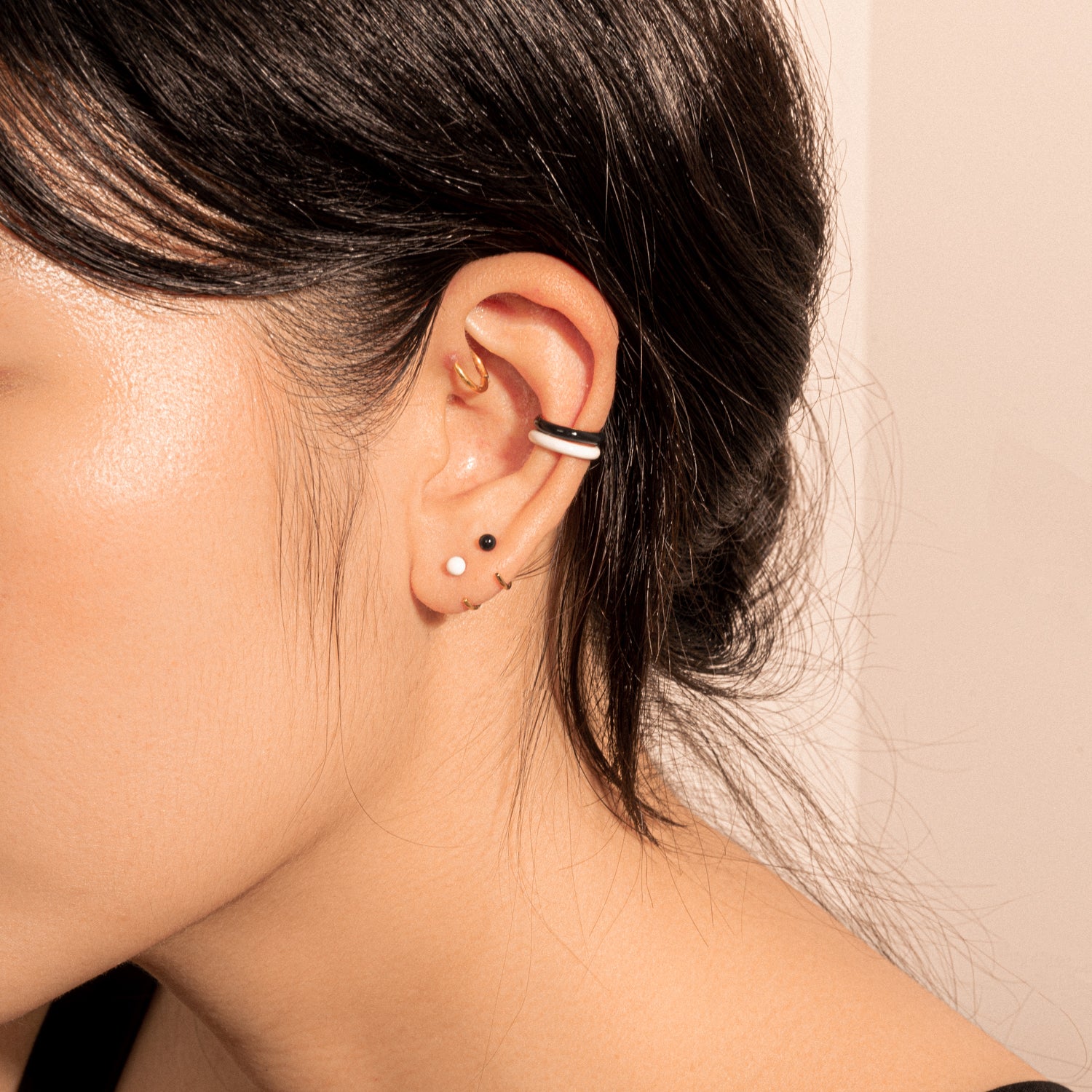 婴儿球黑色搪瓷圈式耳环