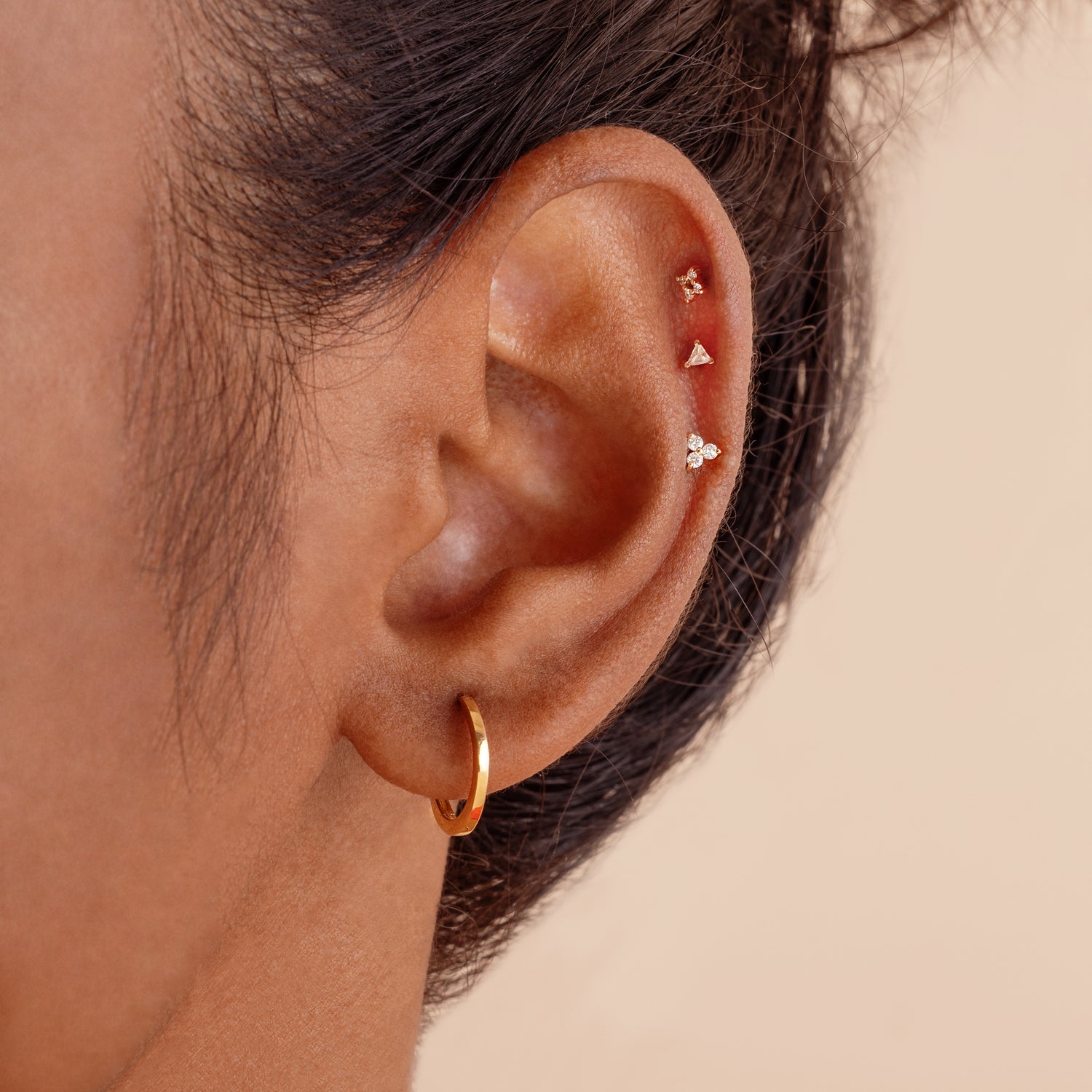 Color:Yellow Gold
Option:Single
Option:Pair