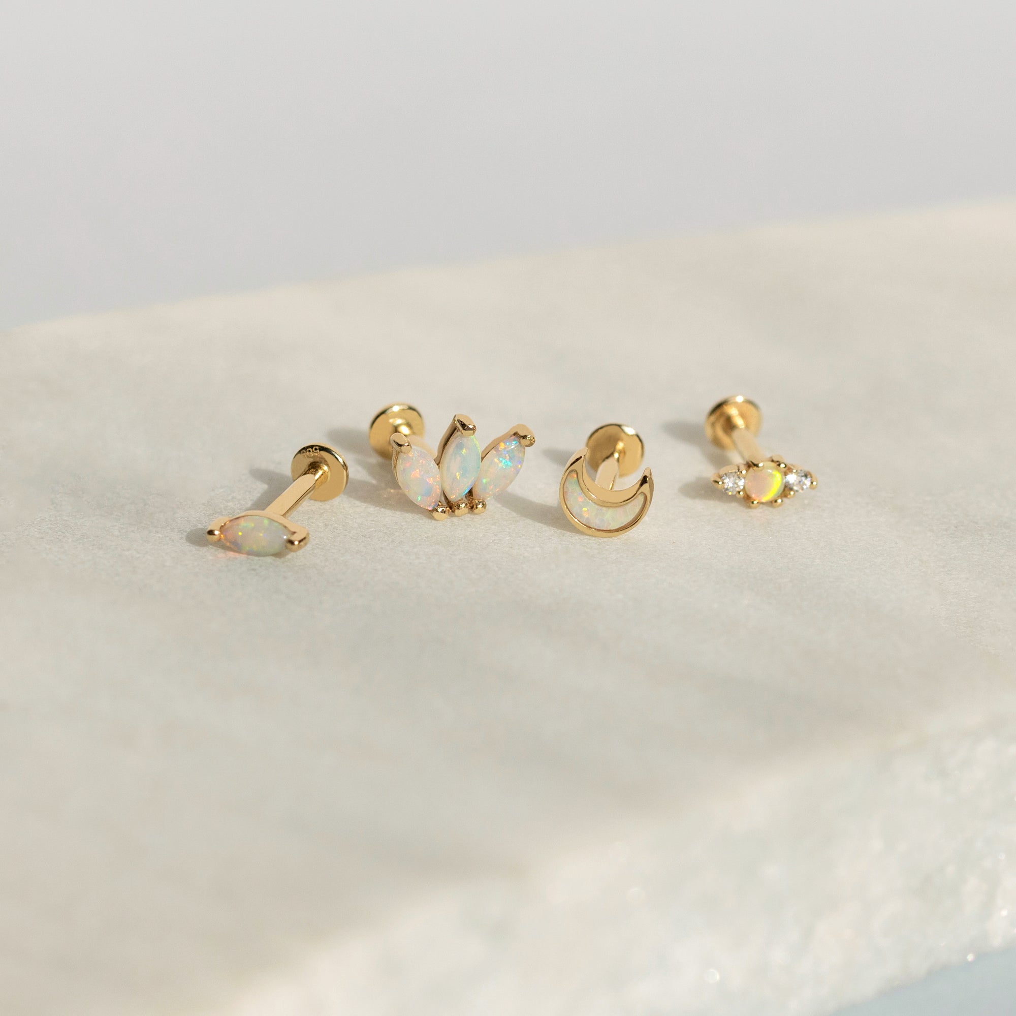 Color:Yellow Gold
Option:Single
Option:Pair