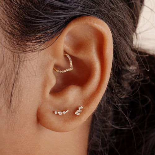 14K Massivt Guld Trippel Diamant Gängad Labret Örhänge