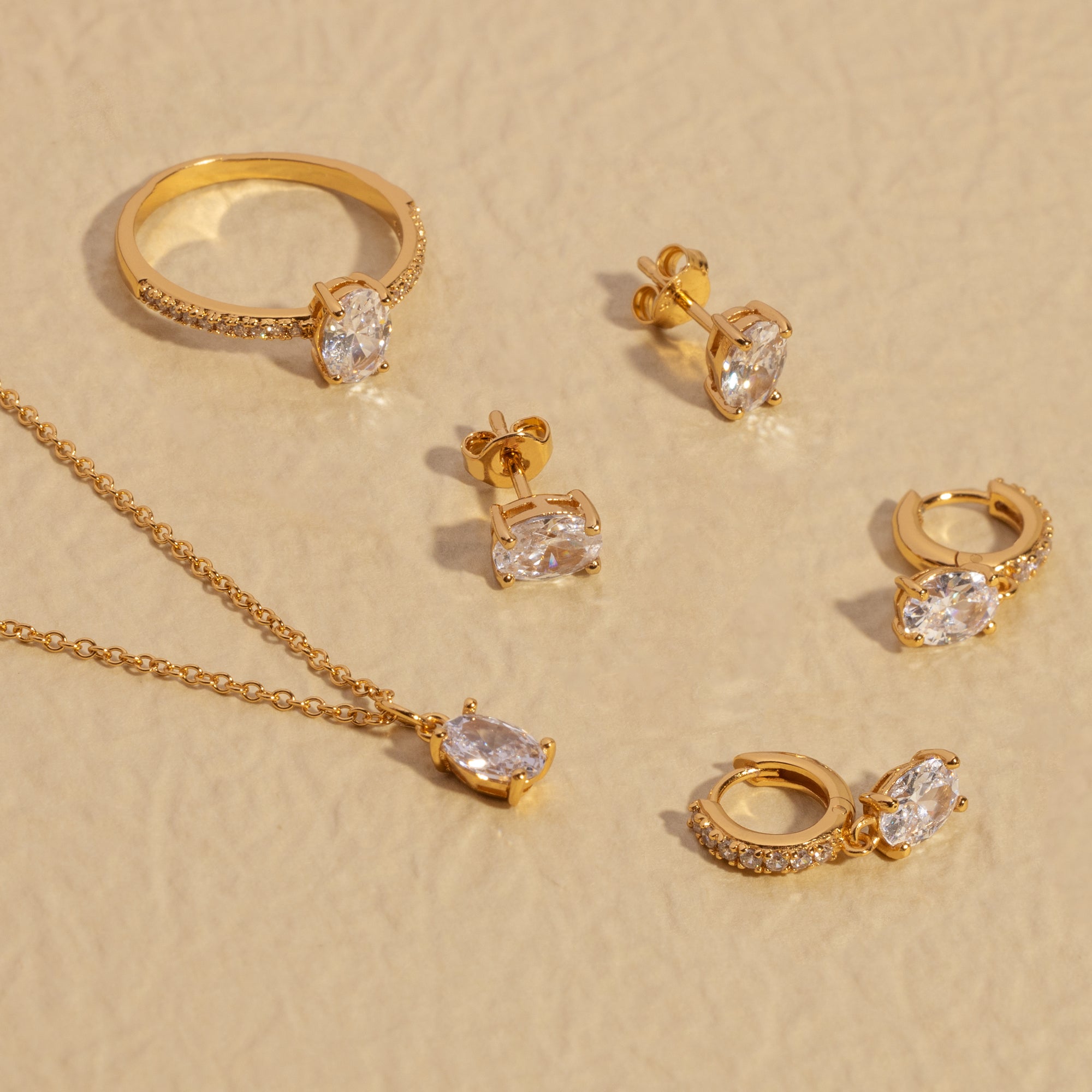 Anello d'Oro Solitario Ovale