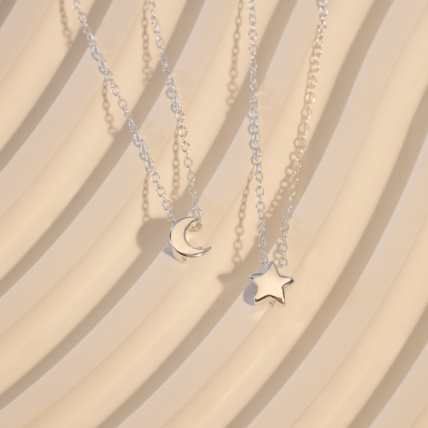 Hollow moon sales light short necklace