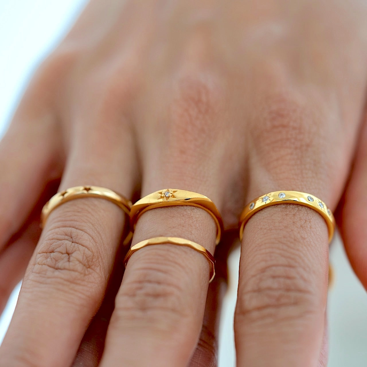 Cincin Tanda Mini Starburst Emas