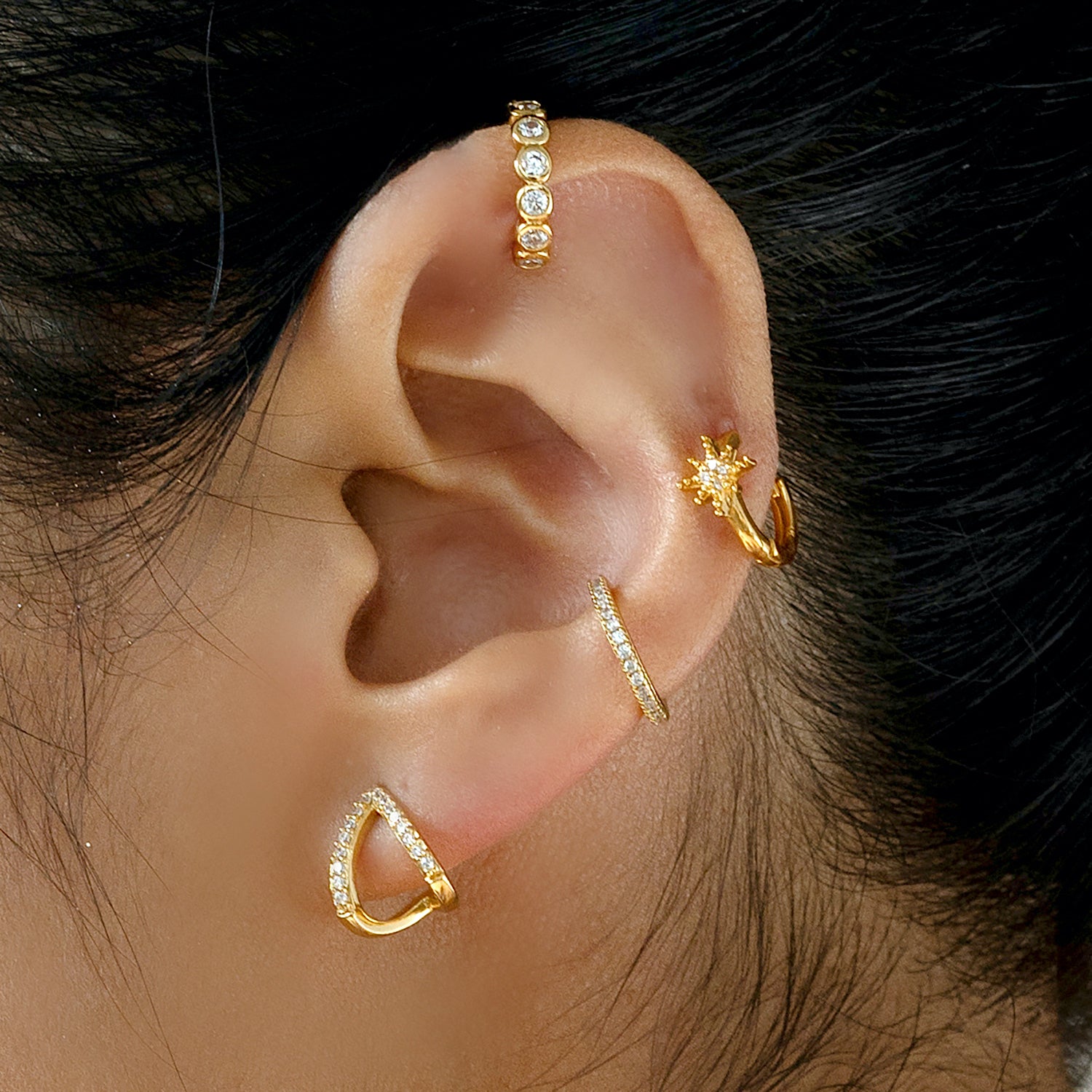 Sparkly Petit Stud Earrings 3mm – J&CO Jewellery