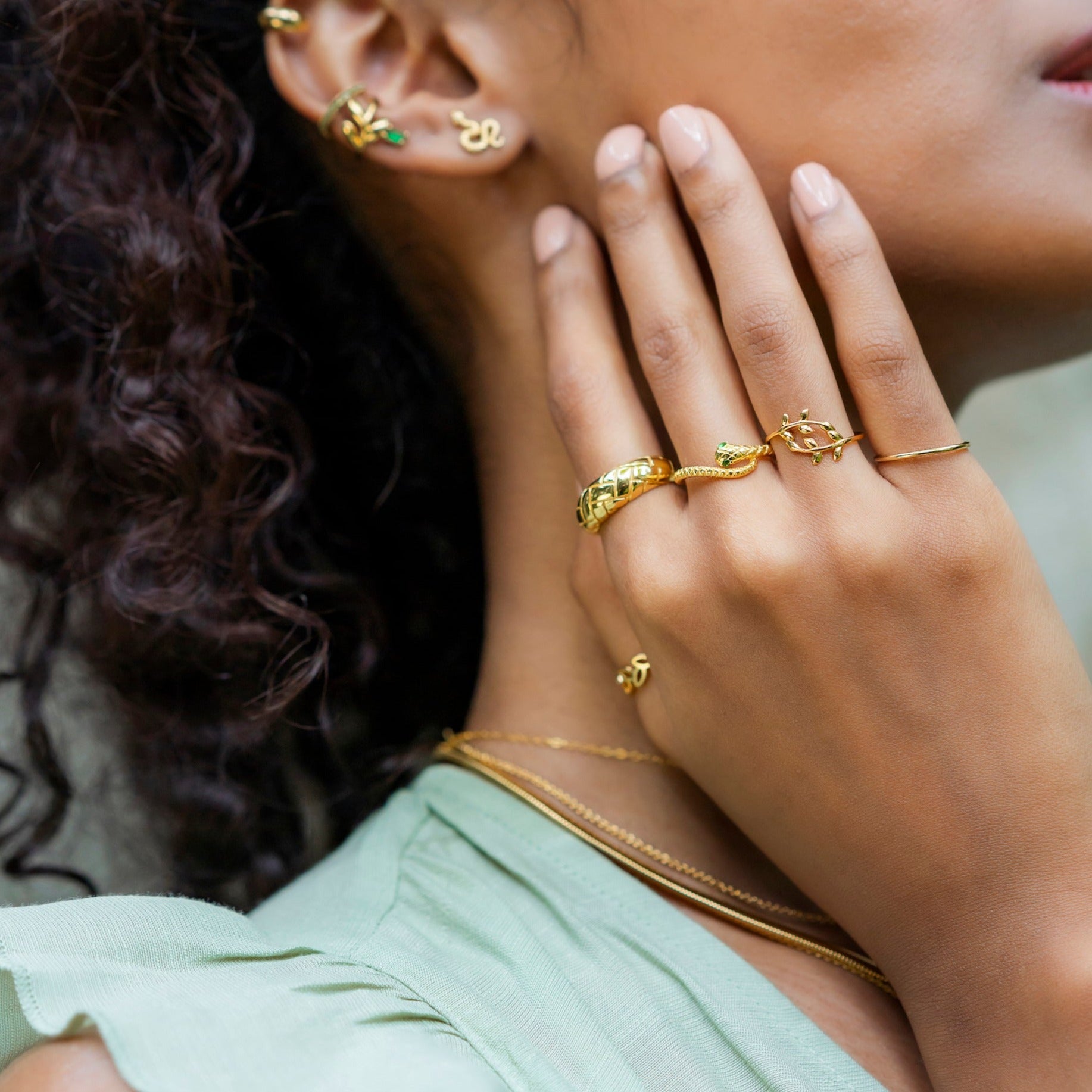 แหวนใบองุ่นทองคำ