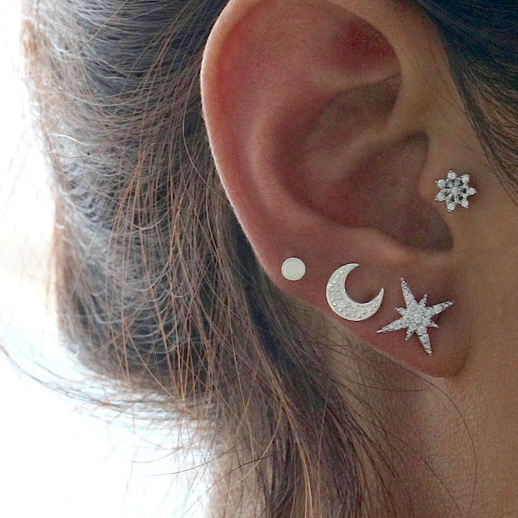 キラキラしたスターバーストスタッドイヤリング – J&CO Jewellery