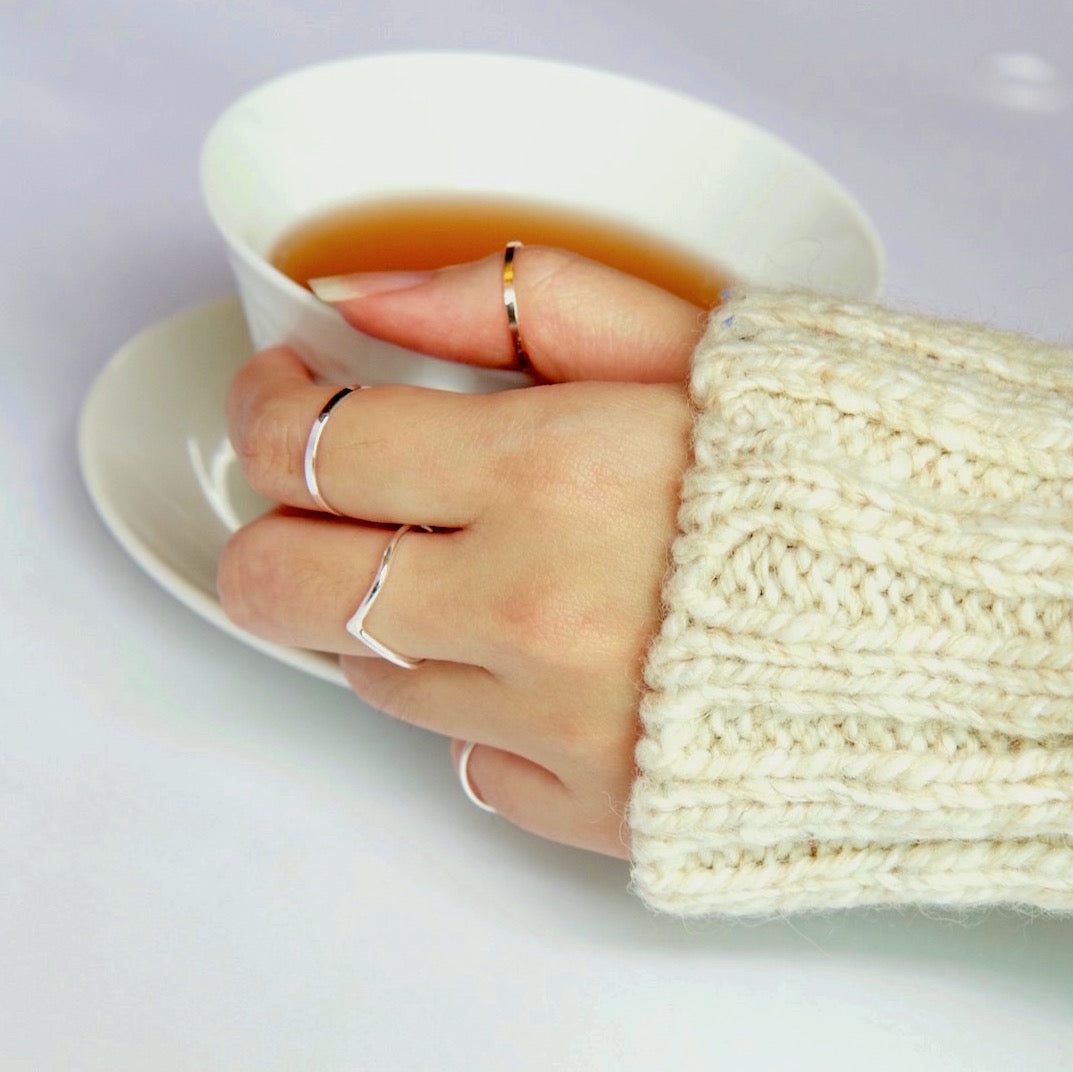 Hamret Chevron-ring i sølv