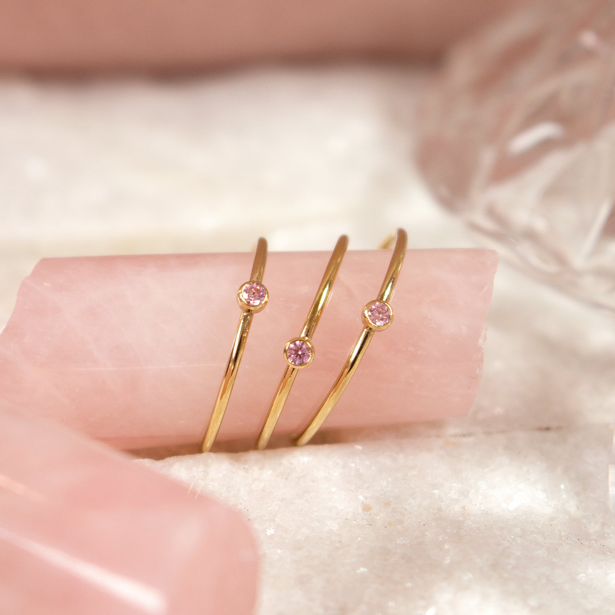 迷你粉紅色邊框戒指