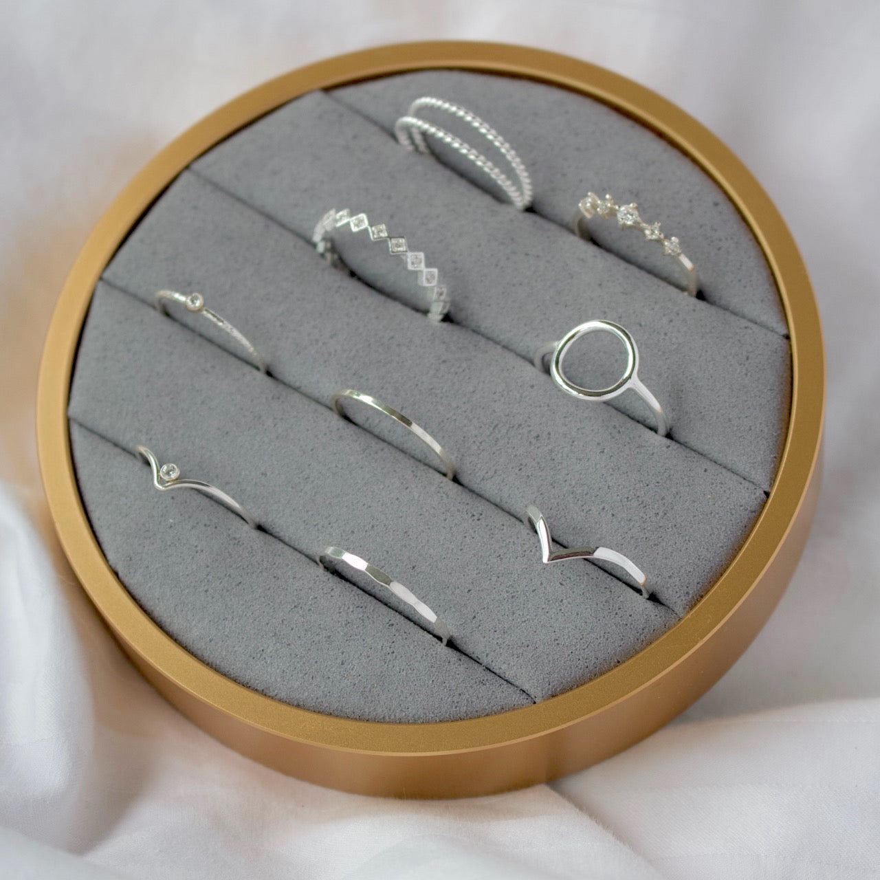 Hamret Chevron-ring i sølv