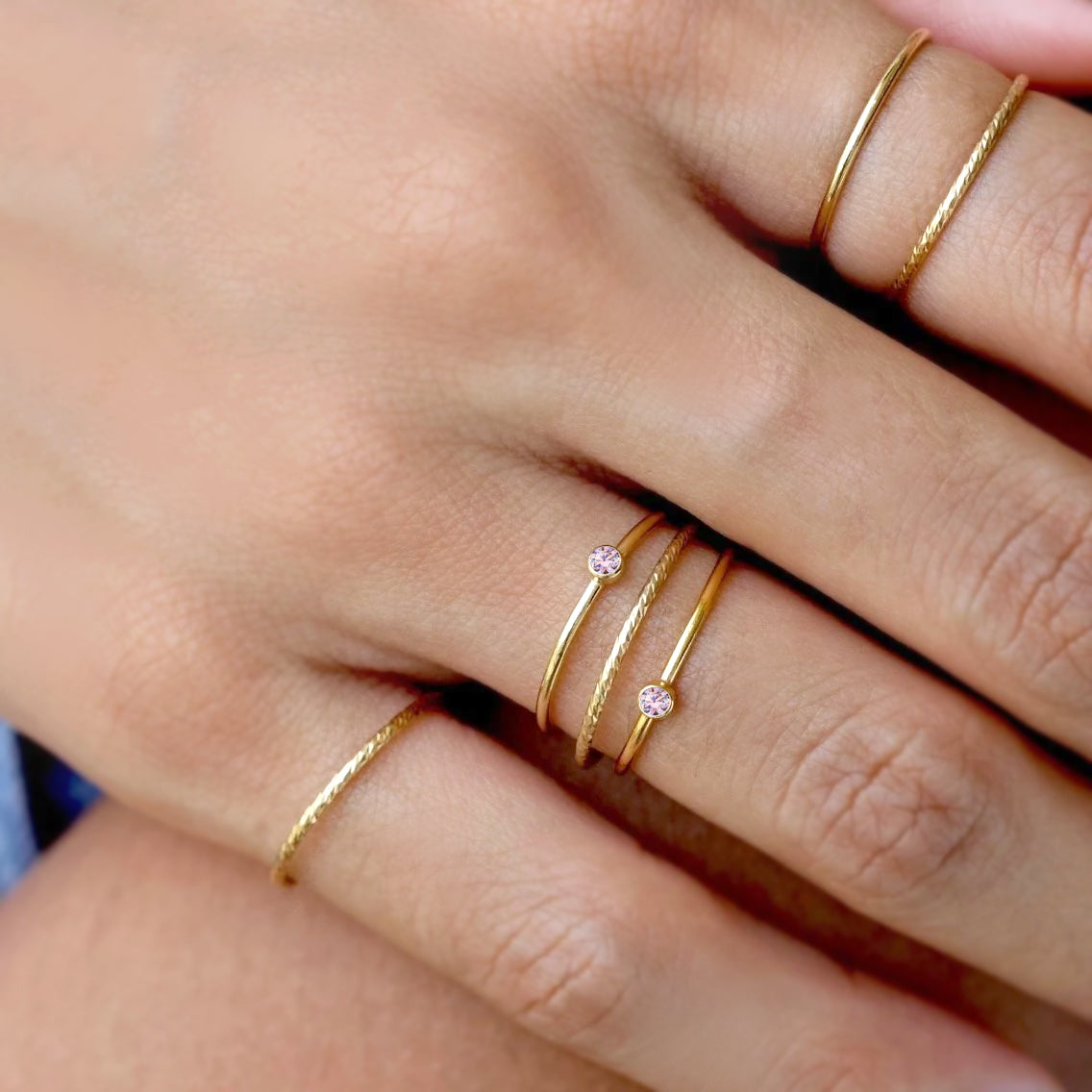 迷你粉紅色邊框戒指