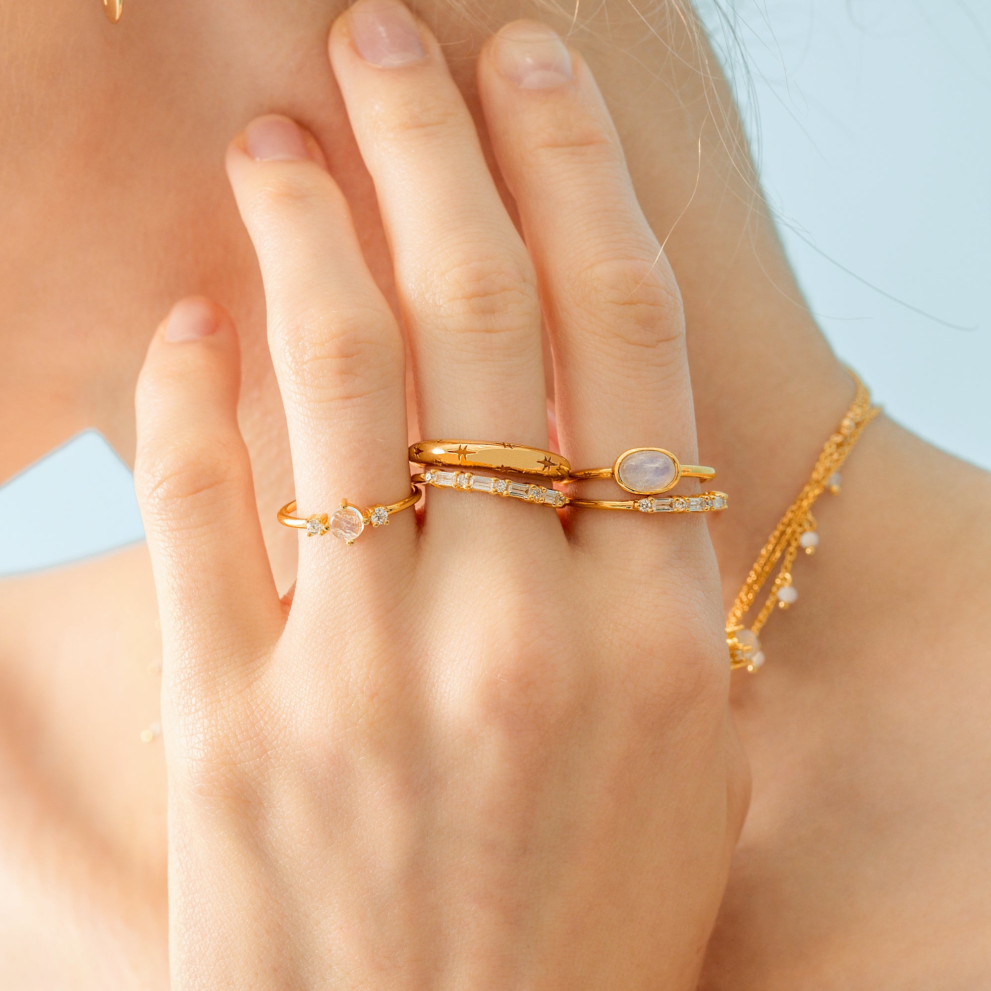 Cincin Batu Bulan Pelangi Oval Perak