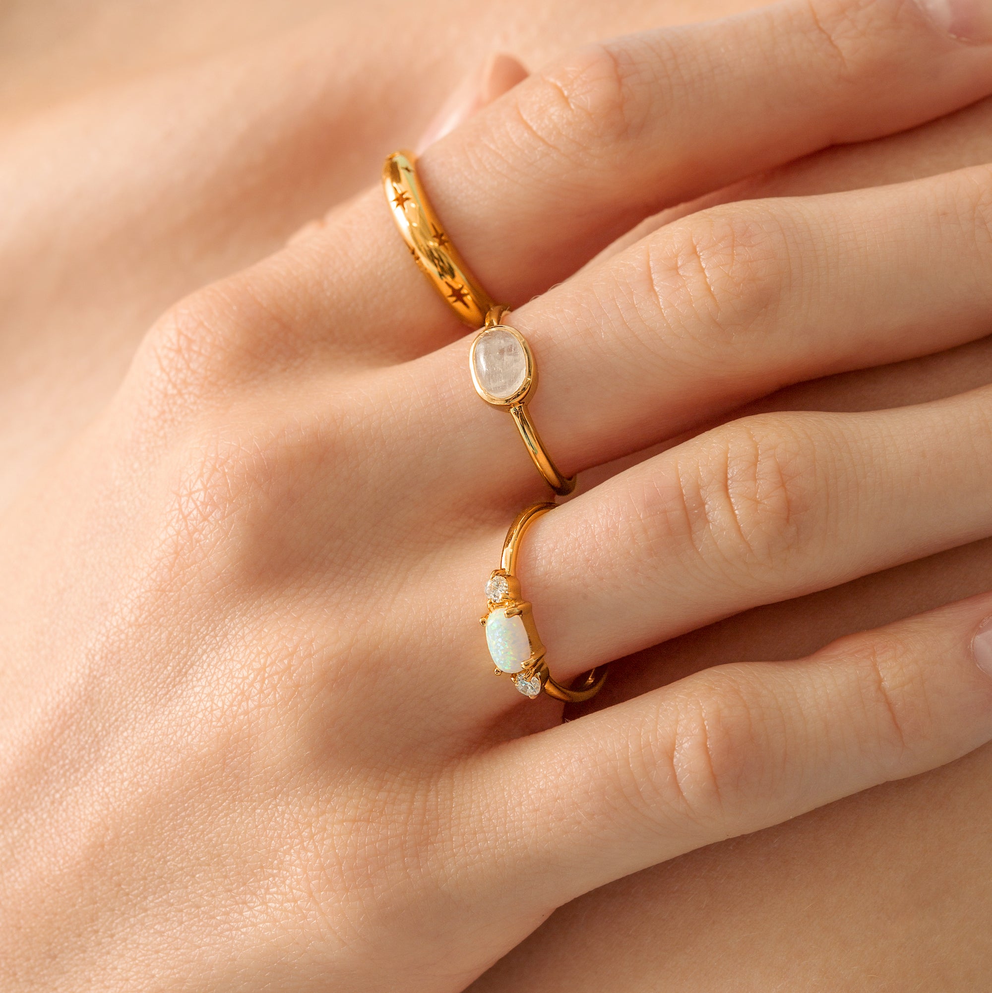 金色裝飾蛋白石CZ戒指