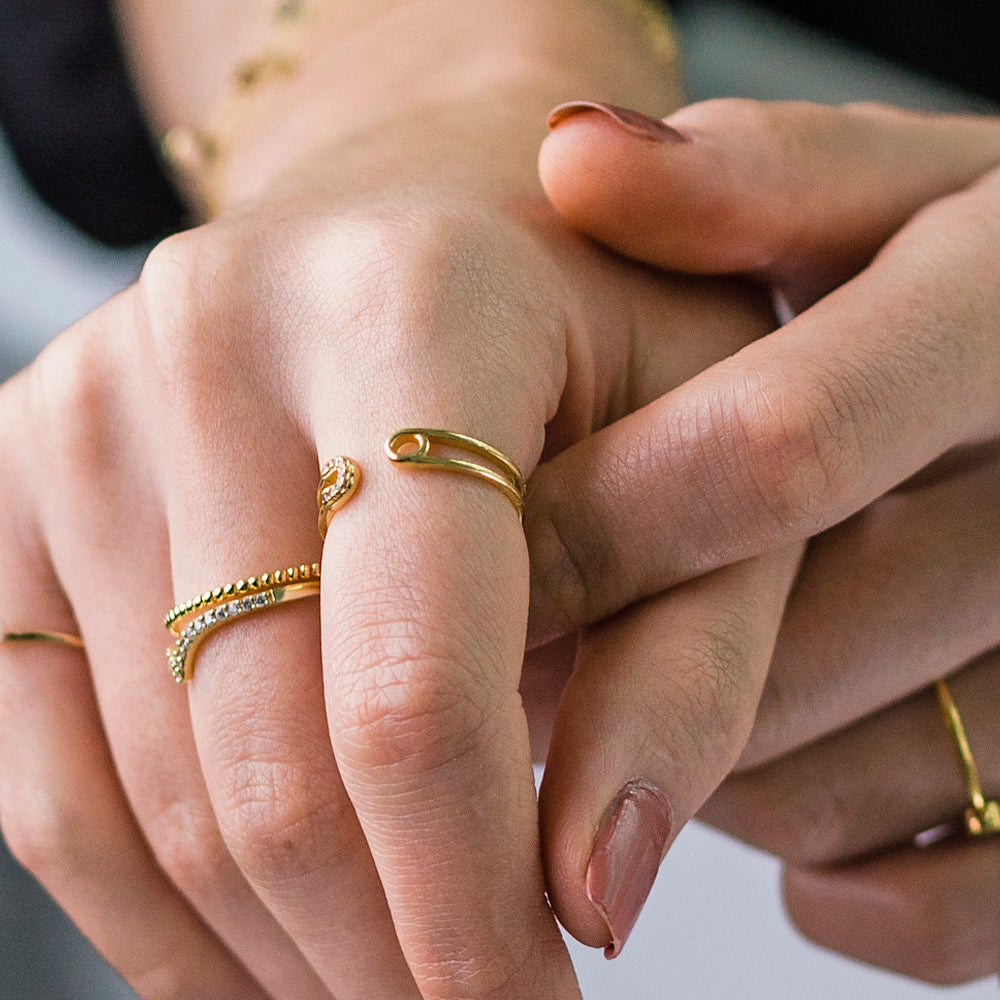 奢华铺钻安全别针戒指 银色